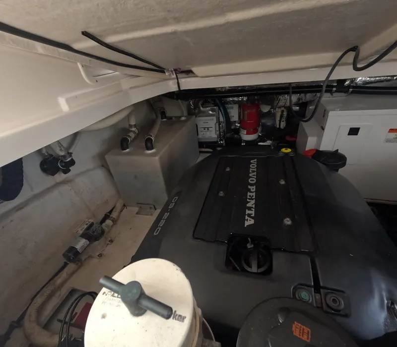 Slide: The Image of Regal 35 Sport Coupe 2015 - 85