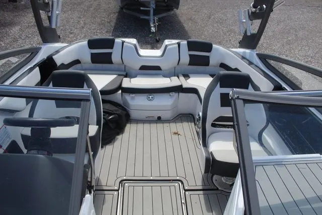 Slide: The Image of Yamaha 195S 2020 - 11