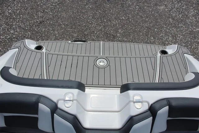 Slide: The Image of Yamaha 195S 2020 - 17