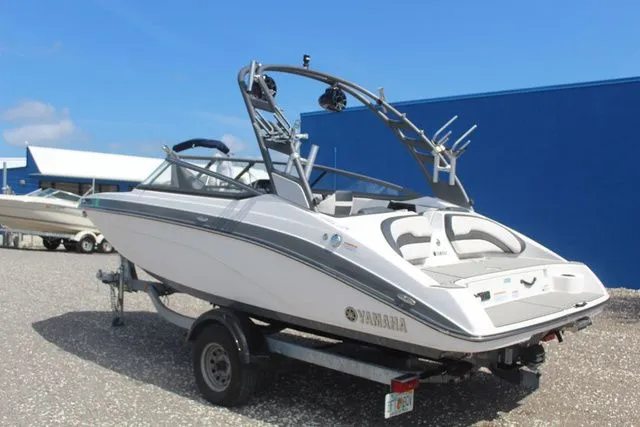 Slide: The Image of Yamaha 195S 2020 - 6