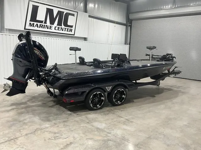 Slide: The Image of 2022 Skeeter FXR21 Select boat in showroom, LMC Marine Center. - 5