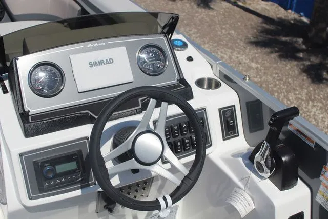 Slide: The Image of Hurricane FunDeck 2260 REF 2025 - 15