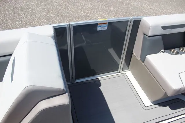 Slide: The Image of Hurricane FunDeck 2260 REF 2025 - 23