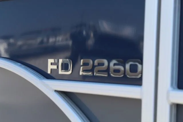 Slide: The Image of Hurricane FunDeck 2260 REF 2025 - 9