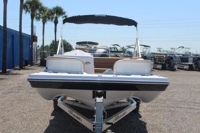 Slide: The Image of Hurricane FunDeck 198 RE 2025 - 2