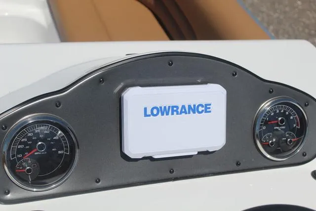 Slide: The Image of Hurricane FunDeck 198 RE 2025 - 21