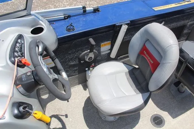 Slide: The Image of Tracker Targa V-18 2012 - 18