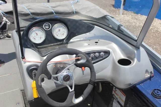 Slide: The Image of Tracker Targa V-18 2012 - 19