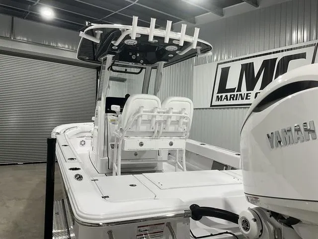 Slide: The Image of Sportsman Masters 247OE Bay Boat 2025 - 18