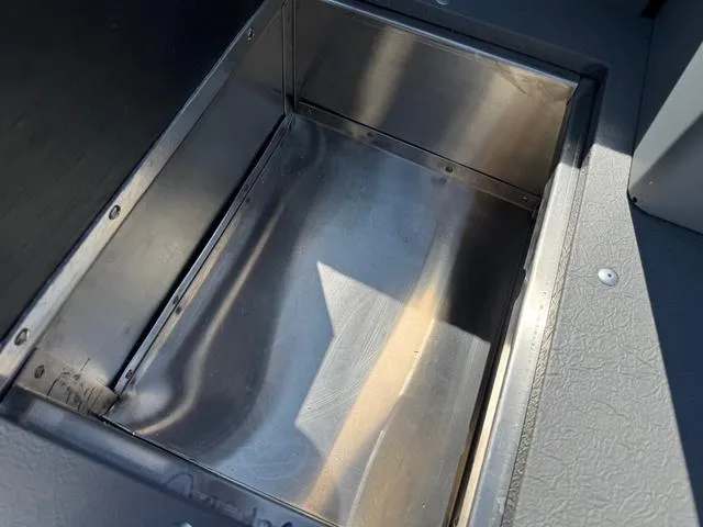 Slide: The Image of Princecraft Resorter® 160 SC 2025 - 14