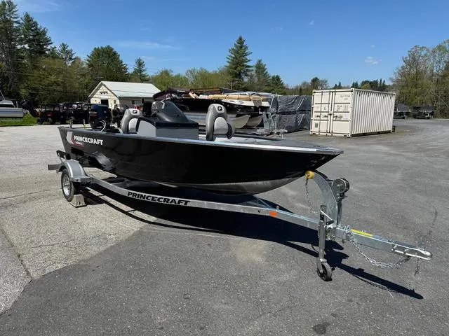 Slide: The Image of Princecraft Resorter® 160 SC 2025 - 2