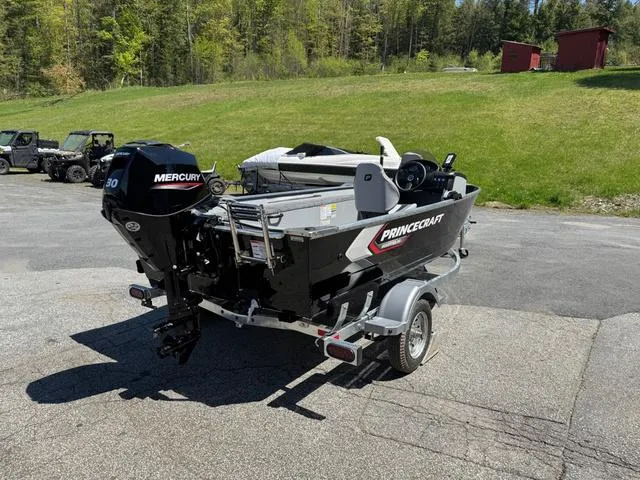 Slide: The Image of Princecraft Resorter® 160 SC 2025 - 3