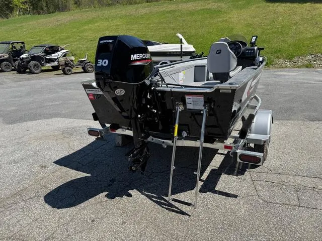 Slide: The Image of Princecraft Resorter® 160 SC 2025 - 5