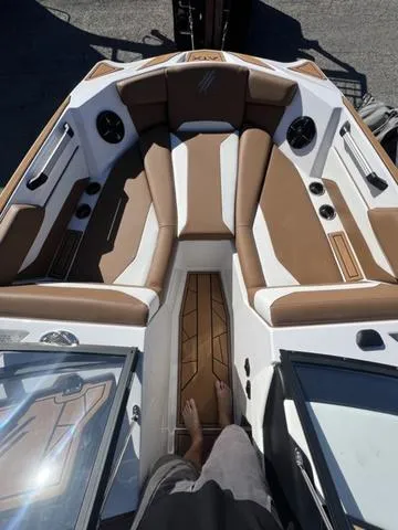 Slide: The Image of Tigé 22 TYPE-S 2025 - 3