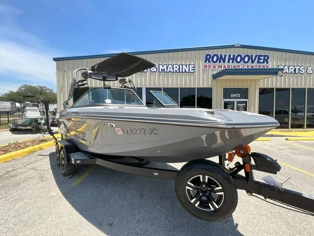 Slide: The Image of Nautique GS20 2019 - 1