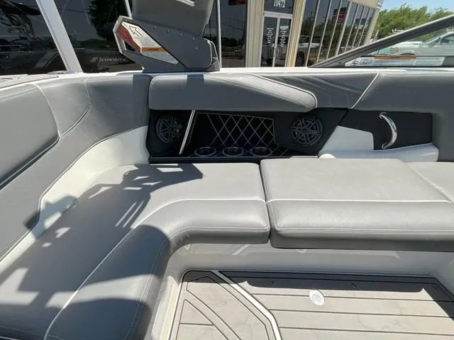 Slide: The Image of Nautique GS20 2019 - 12
