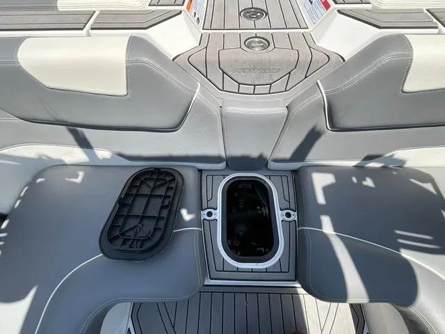 Slide: The Image of Nautique GS20 2019 - 13