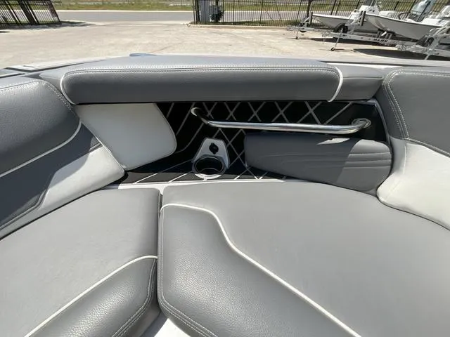 Slide: The Image of Nautique GS20 2019 - 16