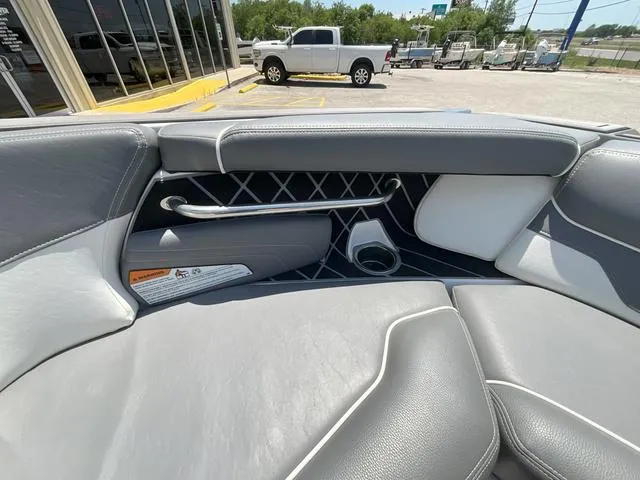 Slide: The Image of Nautique GS20 2019 - 17