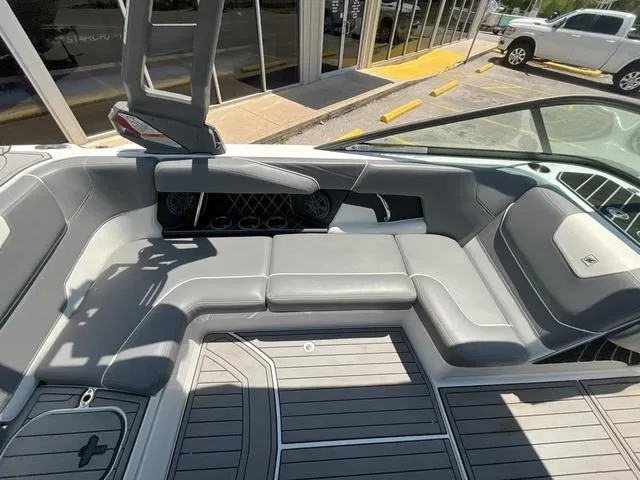 Slide: The Image of Nautique GS20 2019 - 7