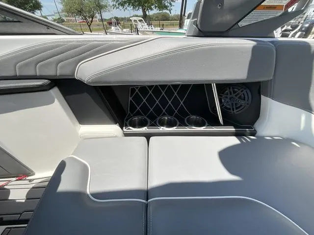 Slide: The Image of Nautique GS20 2019 - 9