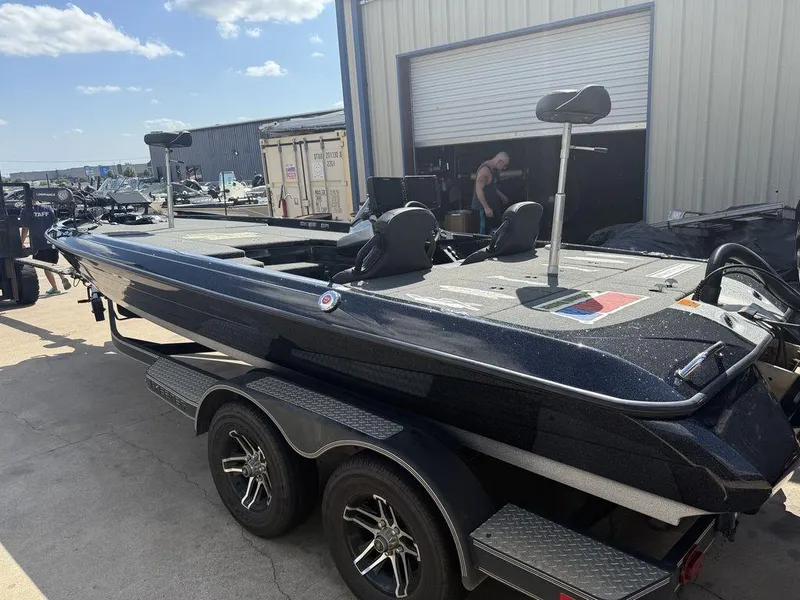 Slide: The Image of Skeeter ZXR 21 2022 - 1