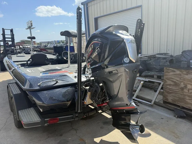 Slide: The Image of Skeeter ZXR 21 2022 - 2