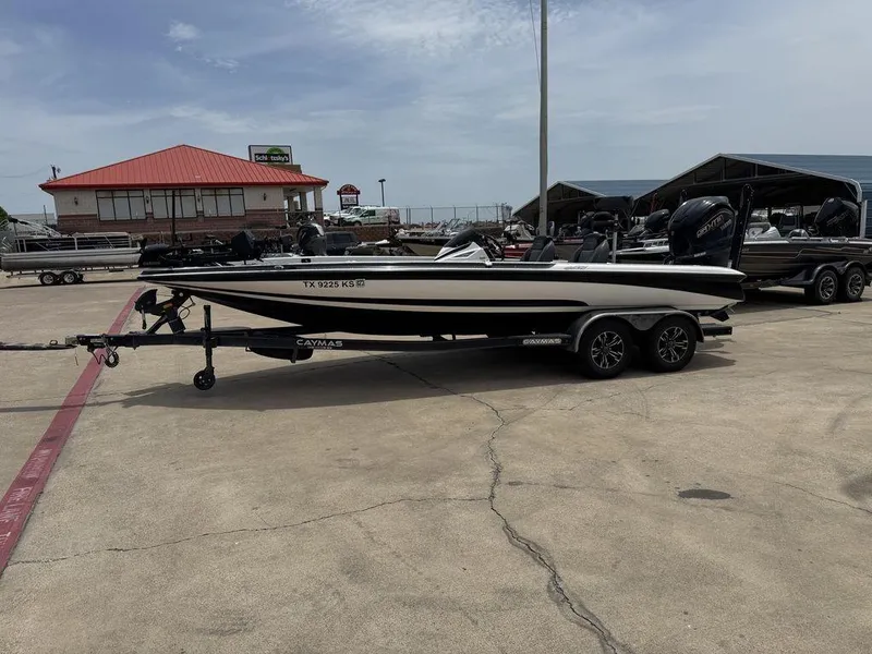 Slide: The Image of Caymas CX 21 PRO 2022 - 1