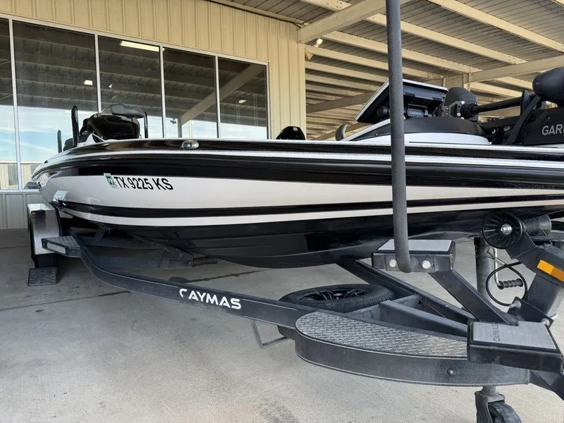 Slide: The Image of Caymas CX 21 PRO 2022 - 4