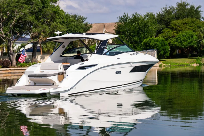 Slide: The Image of Sea Ray Sundancer 320 2025 - 9