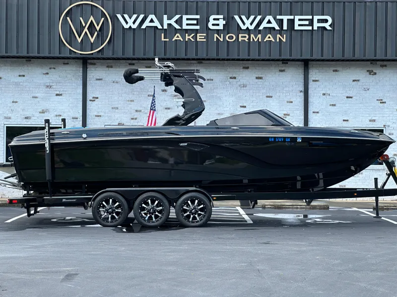 Slide: The Image of 2019 Centurion Ri257 boat at Wake & Water Lake Norman dealership. - 0