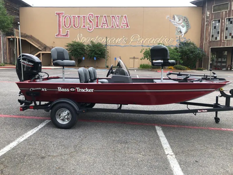 Slide: The Image of 2025 Tracker Bass Tracker Classic XL boat parked at Louisiana Sportsman's Paradise. - 5