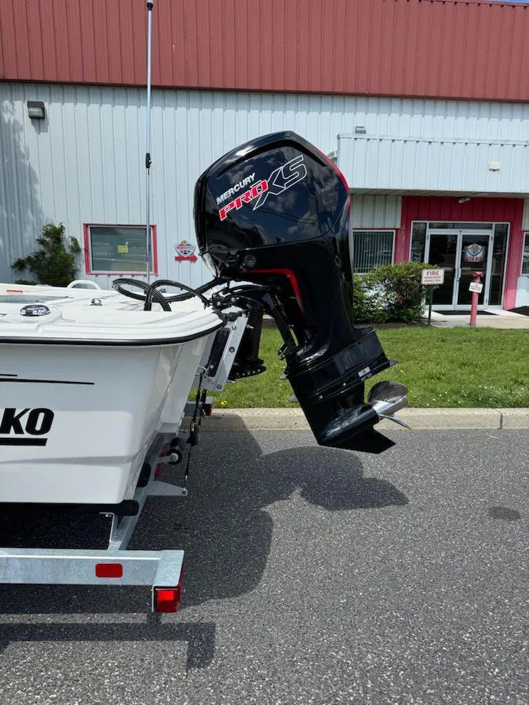 Slide: The Image of 2025 Mako Pro Skiff 19 CC boat with Mercury Pro XS outboard motor. - 7