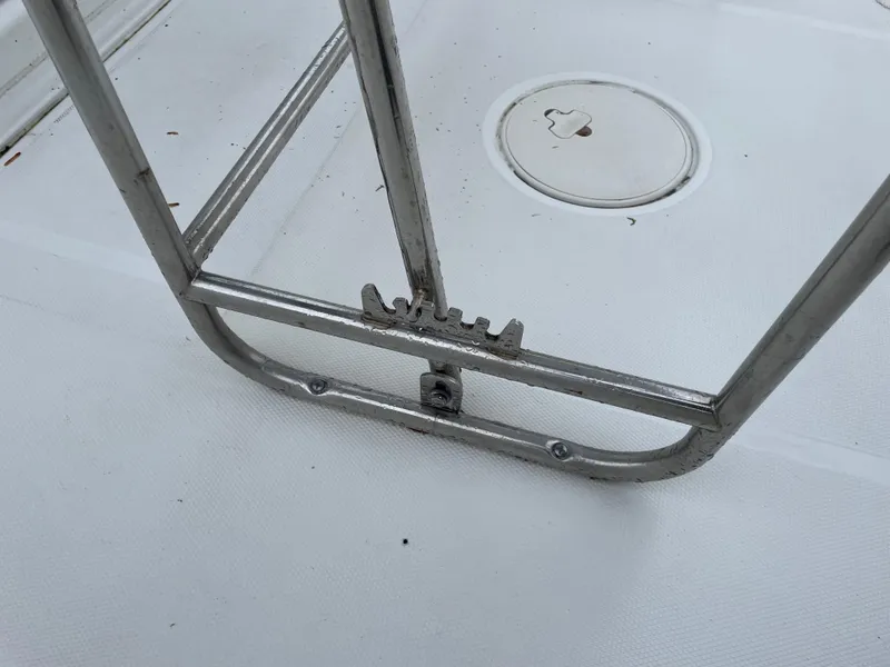 Slide: The Image of Stainless steel railing on 2017 Sea Hunt 21 CC boat deck. - 8