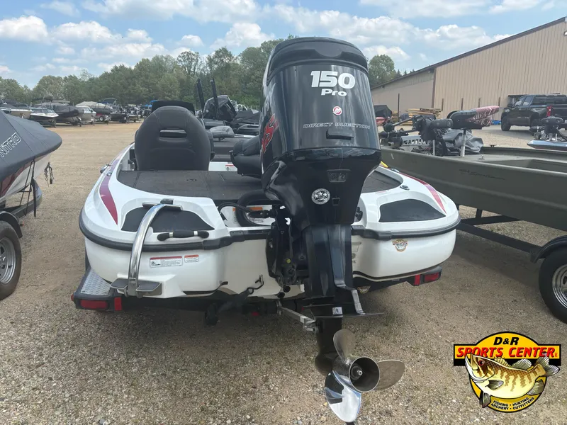 Slide: The Image of 2017 Nitro Z18 boat with 150 Pro motor at D&R Sports Center. - 21