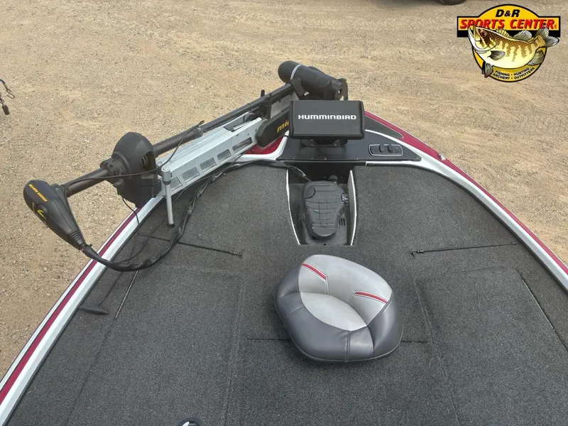 Slide: The Image of 2017 Nitro Z18 boat deck with Humminbird fish finder and trolling motor. - 25