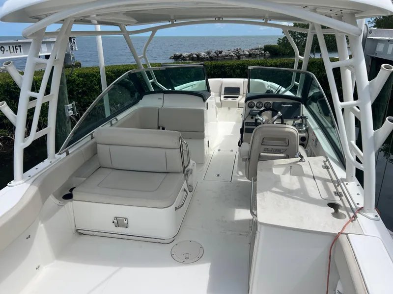 Slide: The Image of Boston Whaler 270 Vantage 2013 - 51