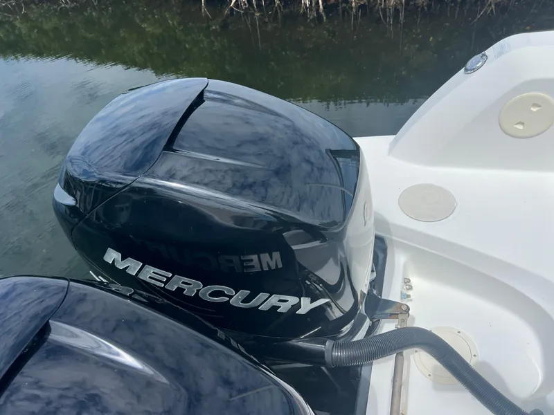 Slide: The Image of Boston Whaler 270 Vantage 2013 - 52