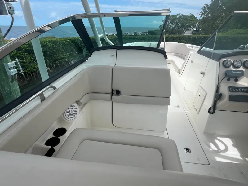Slide: The Image of Boston Whaler 270 Vantage 2013 - 57