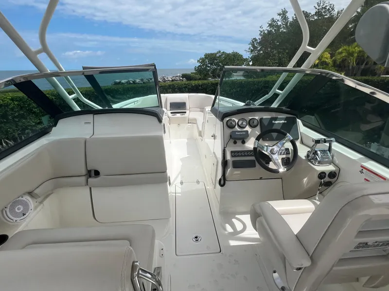 Slide: The Image of Boston Whaler 270 Vantage 2013 - 59