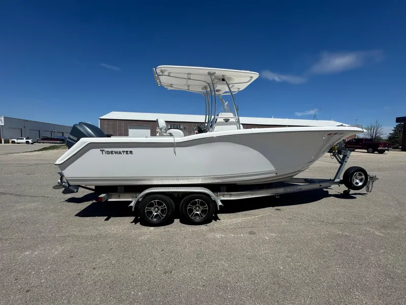 Slide: The Image of Tidewater 230SS 2014 - 3