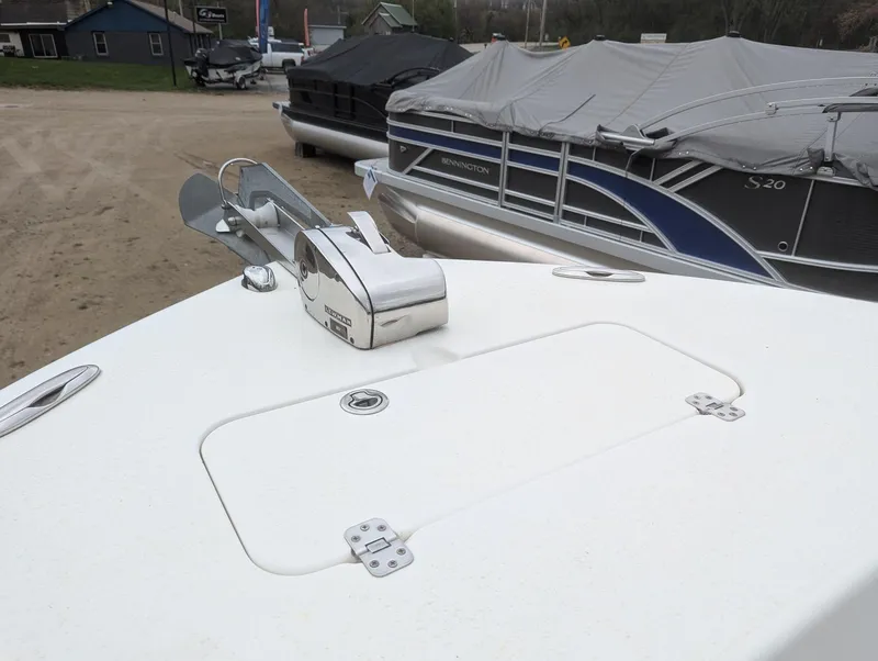 Slide: The Image of Tidewater 230SS 2014 - 5