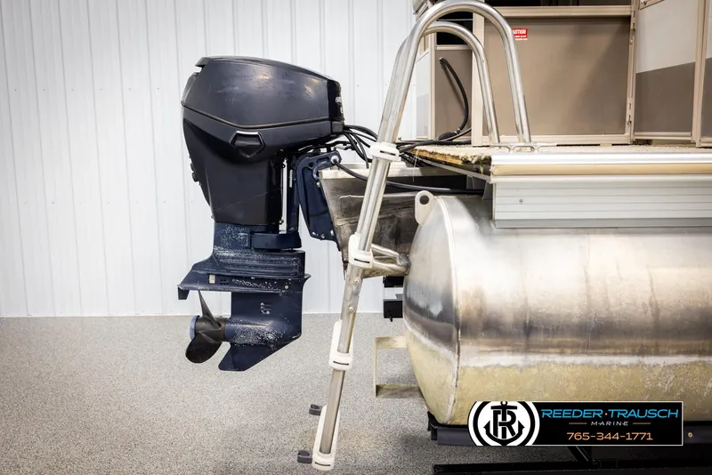 Slide: The Image of 2006 Sylvan 8524 Mirage RE pontoon boat with outboard motor and ladder. - 38