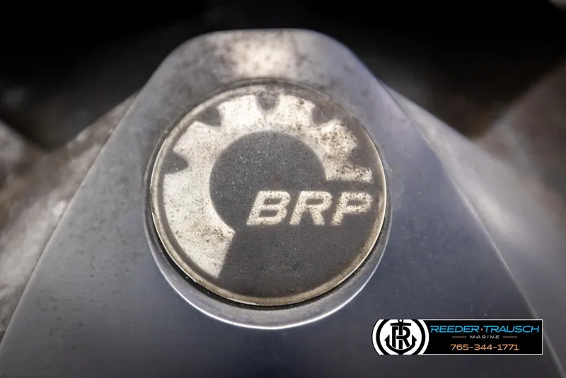 Slide: The Image of Close-up of a BRP logo on a Sylvan 8524 Mirage RE, 2006 model. - 40