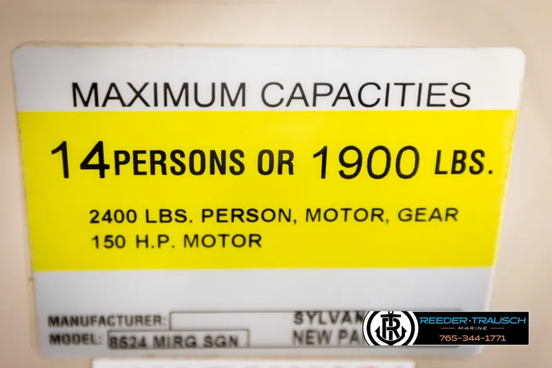 Slide: The Image of Maximum capacity label for 2006 Sylvan 8524 Mirage RE, 14 persons or 1900 lbs. - 46