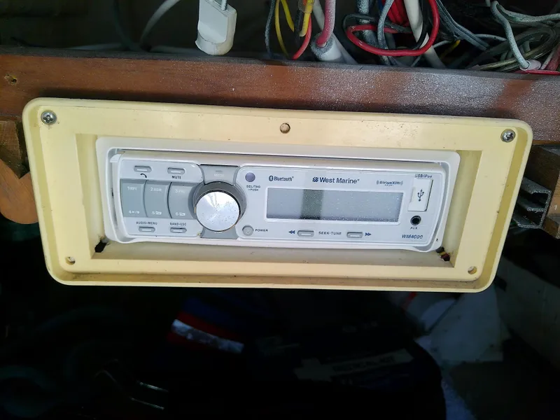 Slide: The Image of 1985 Robalo 2520 Center Console stereo system with wiring. - 36