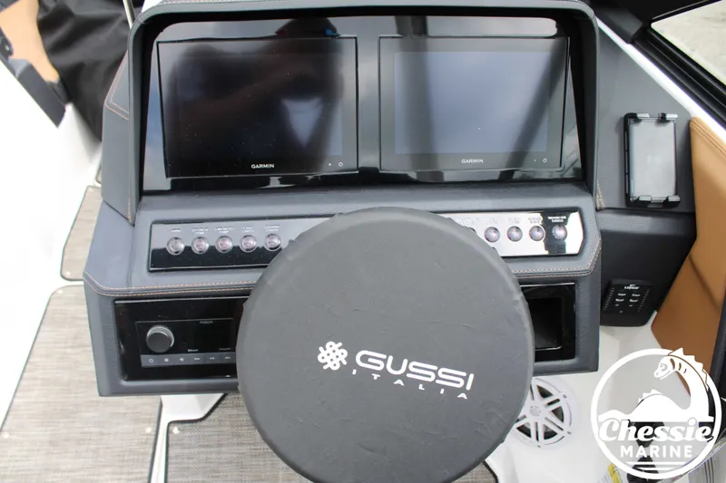 Slide: The Image of Cobalt R6 Outboard 2025 - 9