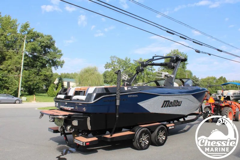 Slide: The Image of Malibu Wakesetter 26 LSV 2023 - 12