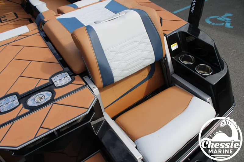 Slide: The Image of Malibu Wakesetter 26 LSV 2023 - 17