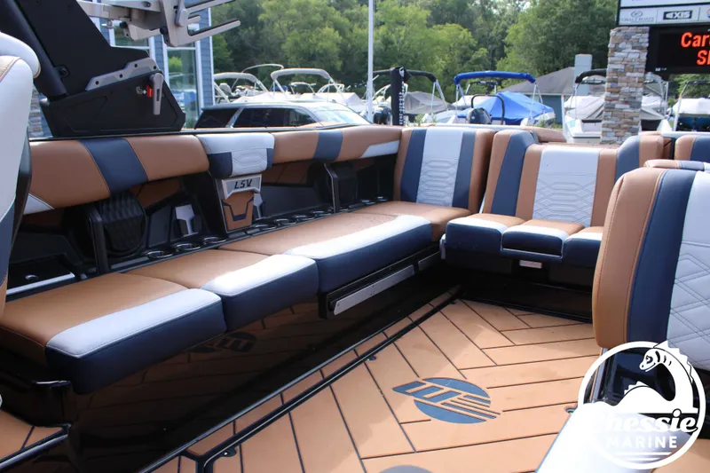 Slide: The Image of Malibu Wakesetter 26 LSV 2023 - 27